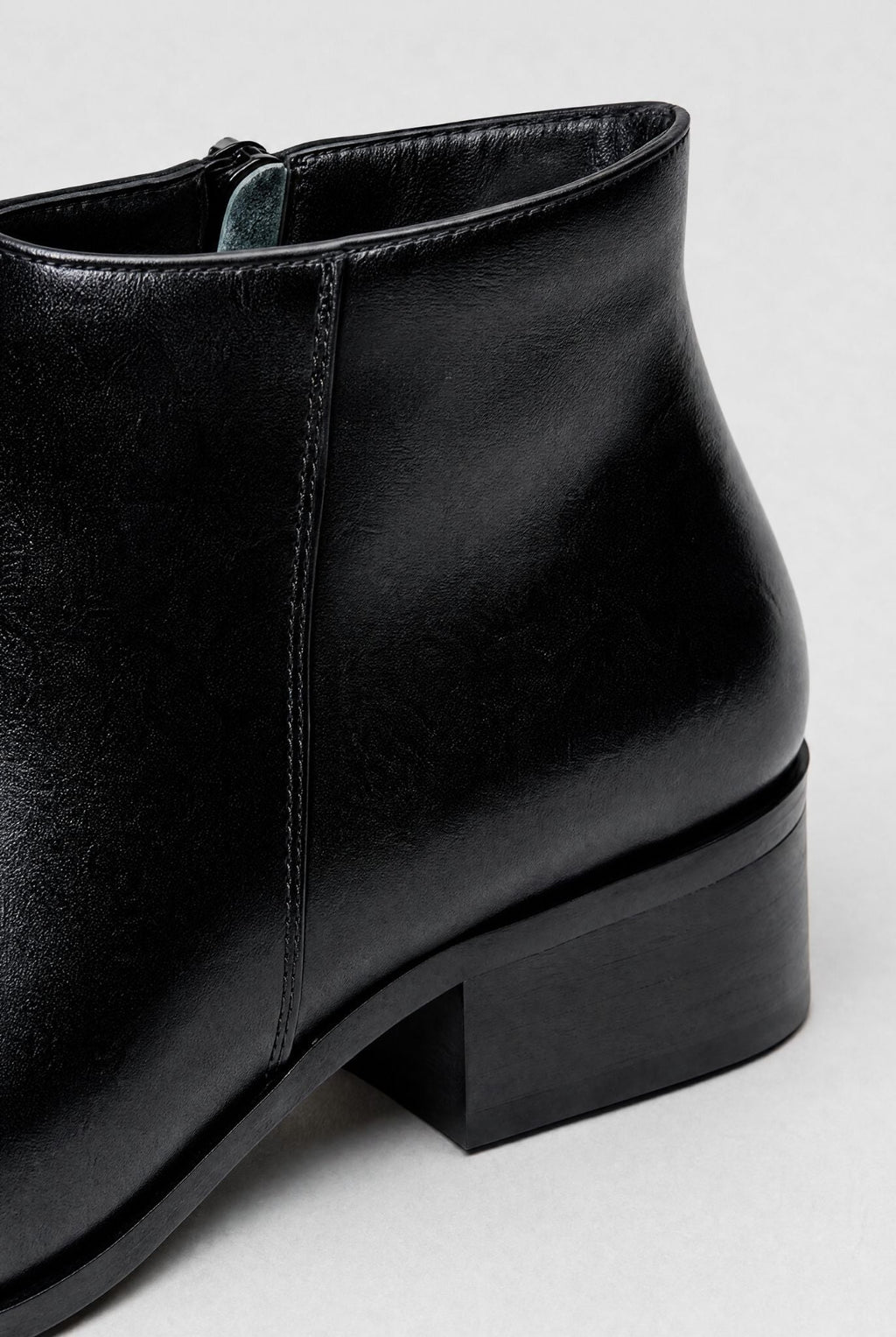 Bota Masculina de Couro Cano Curto Milão Use Cavalieri