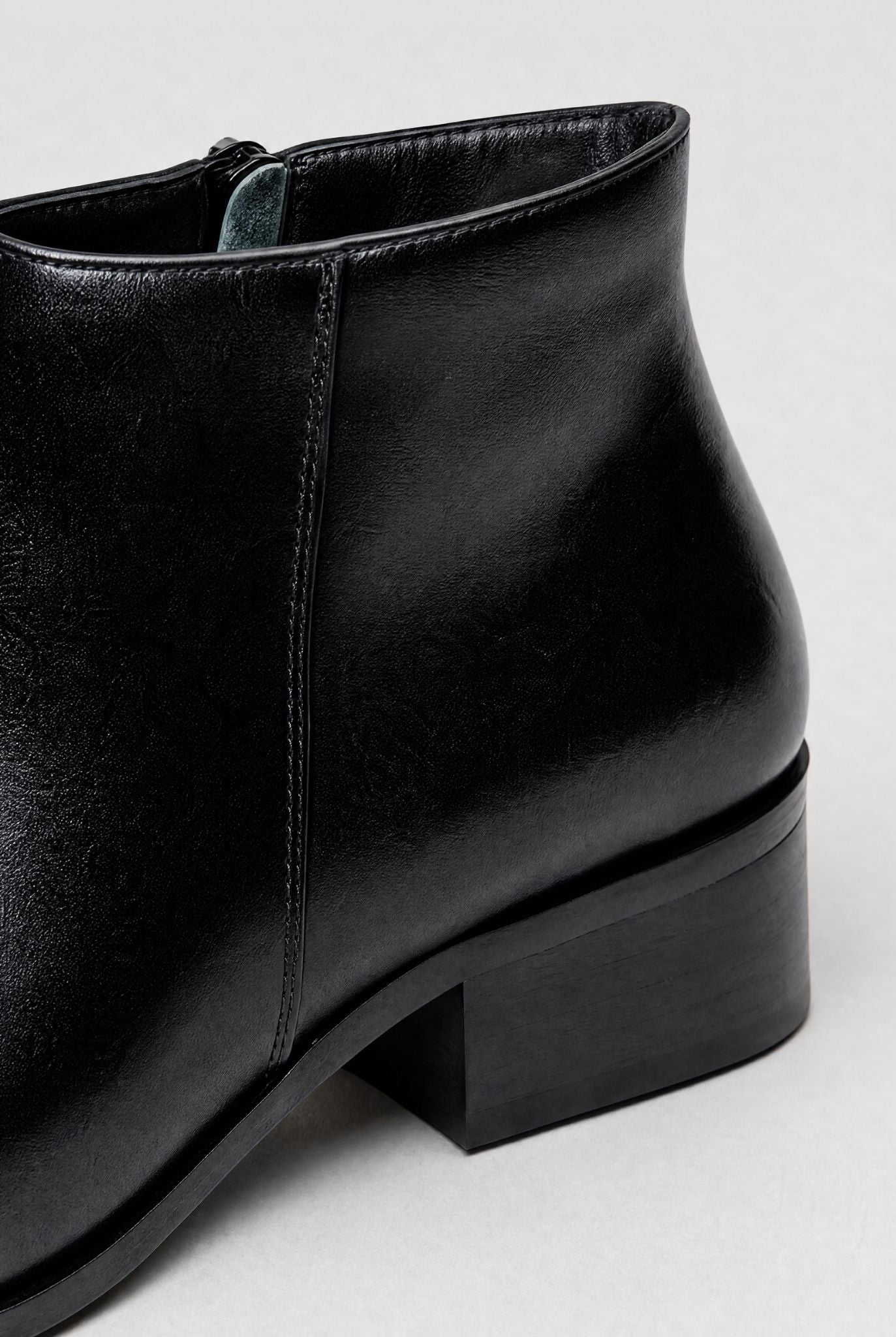 Bota Masculina de Couro Cano Curto Milão Use Cavalieri