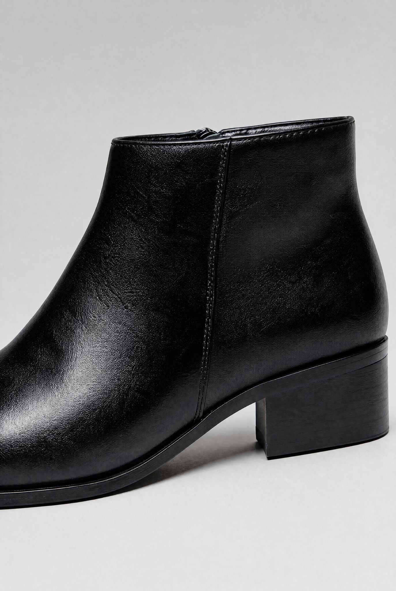 Bota Masculina de Couro Cano Curto Milão Use Cavalieri