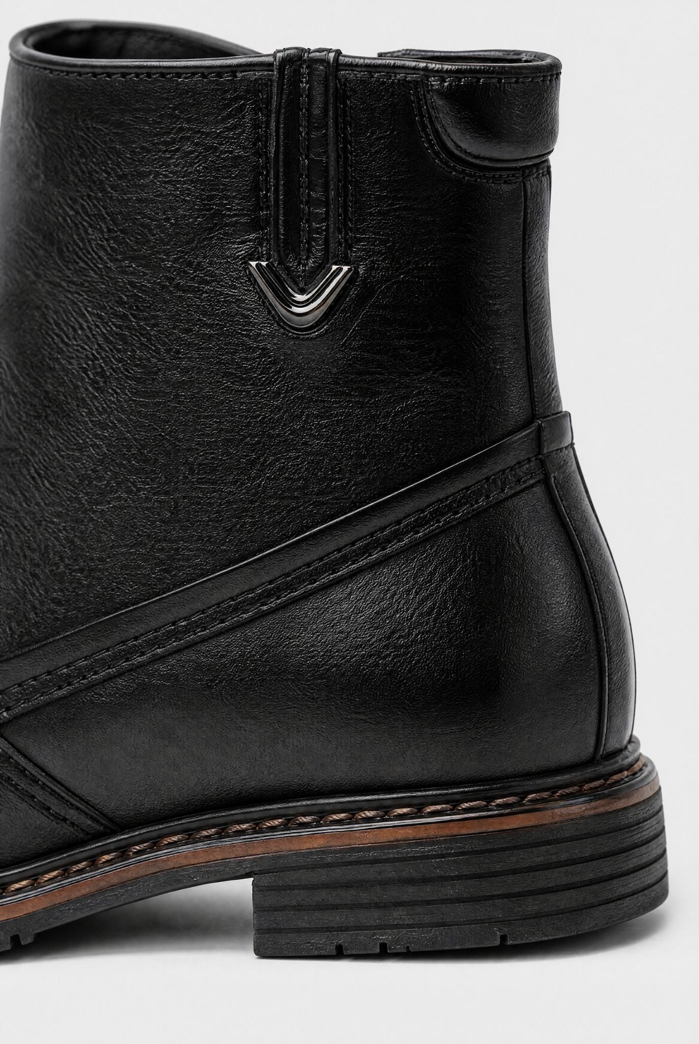 Bota Masculina em Couro com Interior Forrado Use Cavalieri