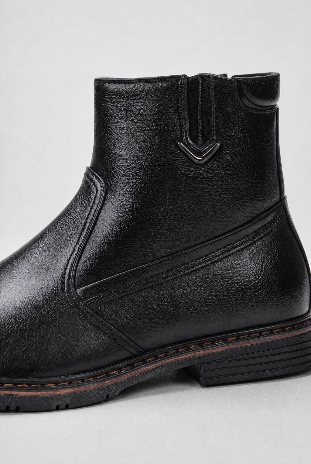 Bota Masculina em Couro com Interior Forrado Use Cavalieri