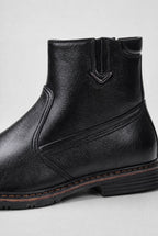 Bota Masculina em Couro com Interior Forrado Use Cavalieri