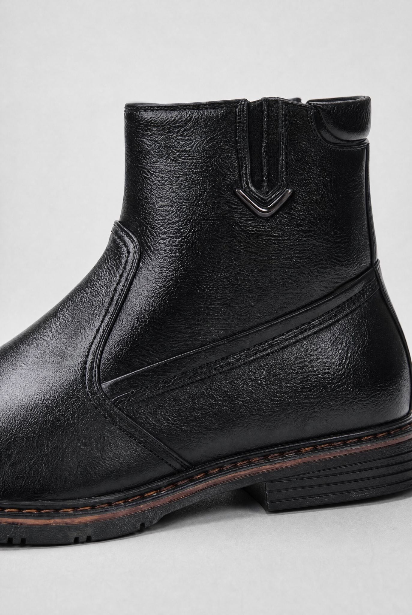 Bota Masculina em Couro com Interior Forrado Use Cavalieri