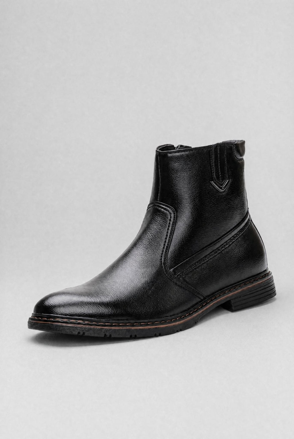 Bota Masculina em Couro com Interior Forrado Use Cavalieri