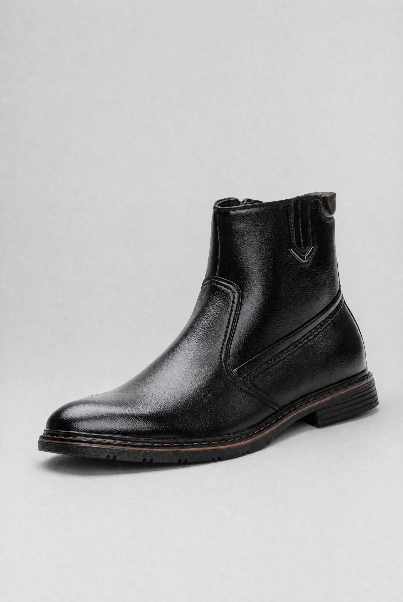 Bota Masculina em Couro com Interior Forrado Use Cavalieri