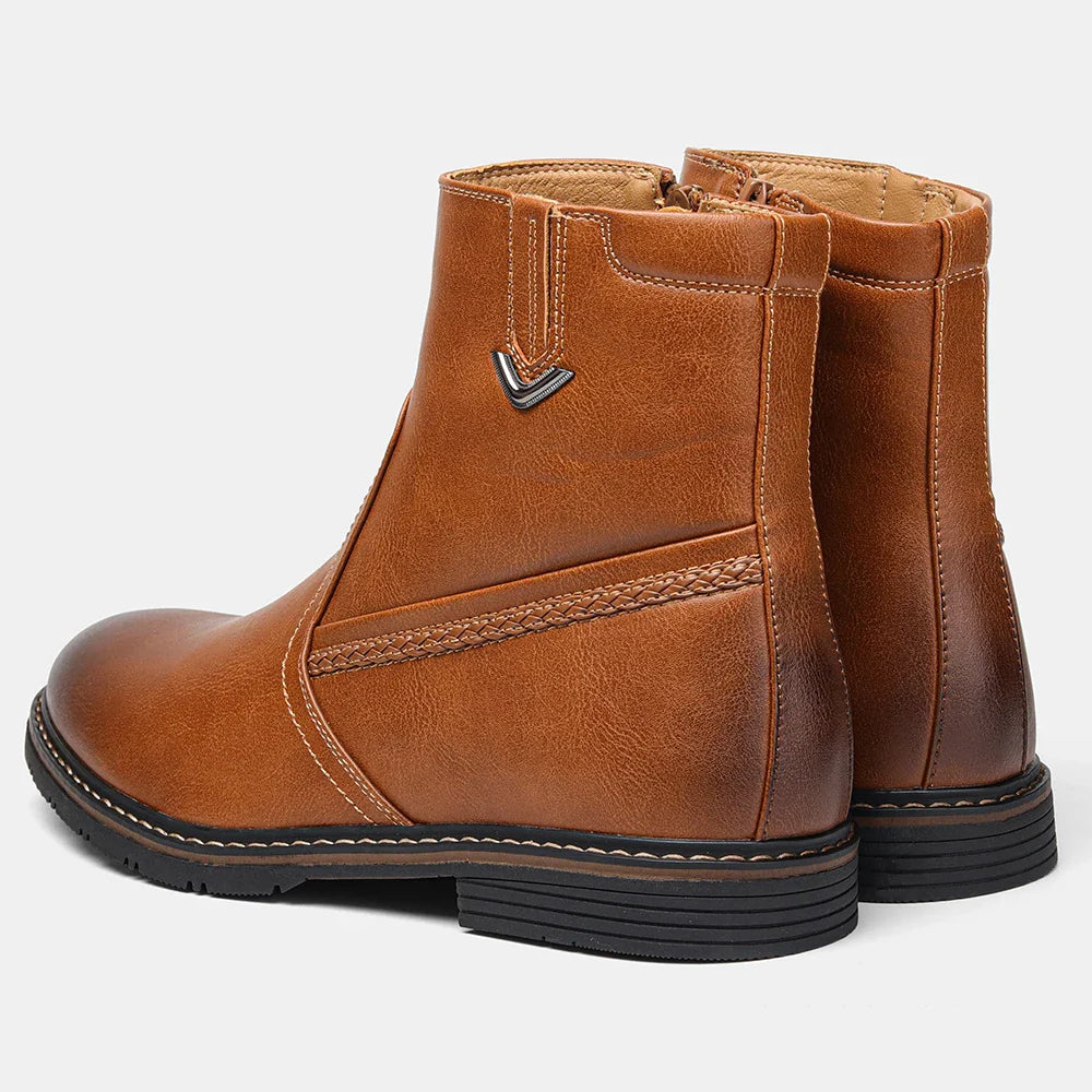 Bota Masculina em Couro com Interior Forrado Use Cavalieri