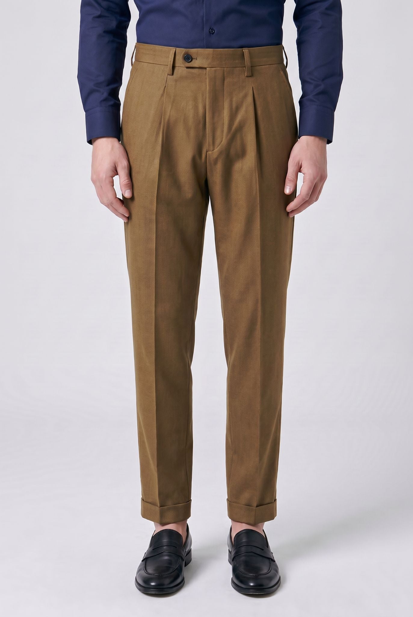 Calça Alfaiataria Masculina em Poliviscose Acetinada Cáqui Use Cavalieri