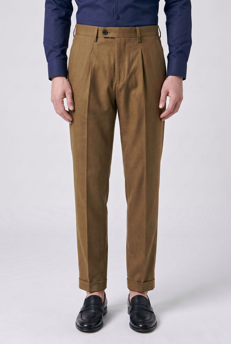 Calça Alfaiataria Masculina em Poliviscose Acetinada Cáqui Use Cavalieri