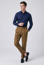 Calça Alfaiataria Masculina em Poliviscose Acetinada Cáqui Use Cavalieri