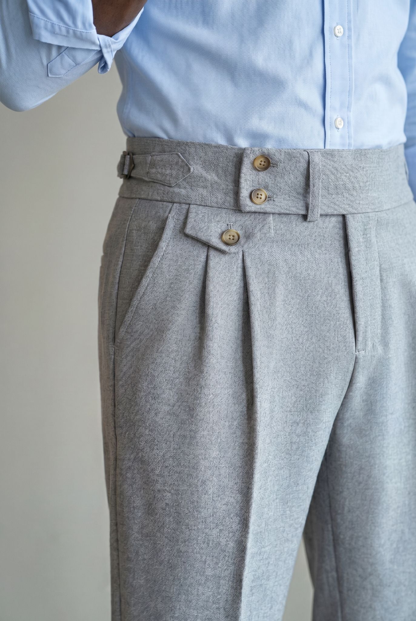 Calça Alfaiataria Masculina em Poliviscose Acetinada Cinza Use Cavalieri