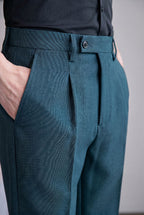 Calça Alfaiataria Masculina em Poliviscose Acetinada Verde Musgo Use Cavalieri