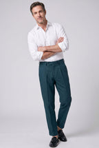 Calça Alfaiataria Masculina em Poliviscose Acetinada Verde Musgo Use Cavalieri